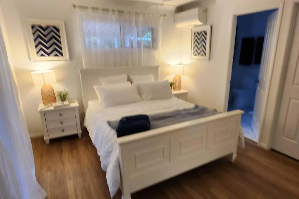 Peaceful Getaway - Stylish, Newly Updated House 布里斯班