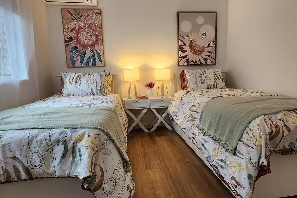 Dom wakacyjny Peaceful Getaway - Stylish, Newly Updated House Brisbane